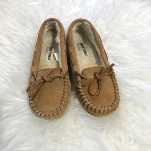 Kids Minnetonka Slipper, Size 12, Barely Worn